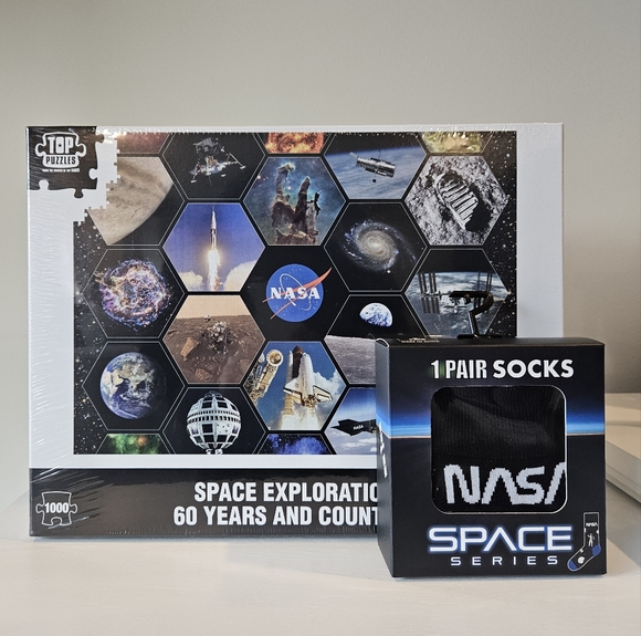 Nasa Puzzle and Sock Bundle - Picture 1 of 7
